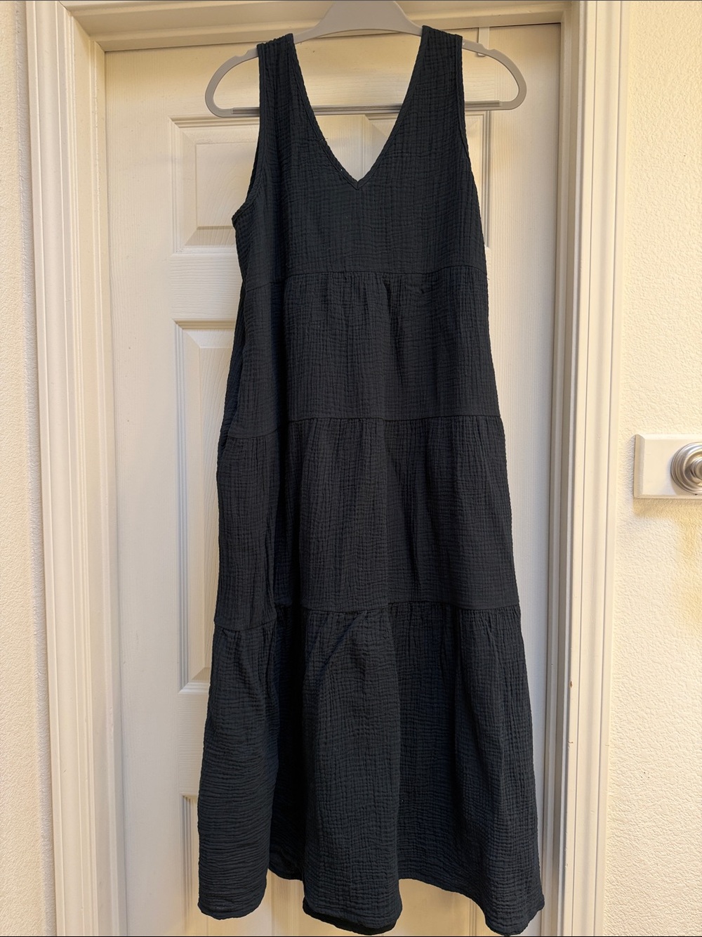 Marine Layer Black Sleeveless V-Neck Tiered Maxi Dress size medium - Picture 5 of 7